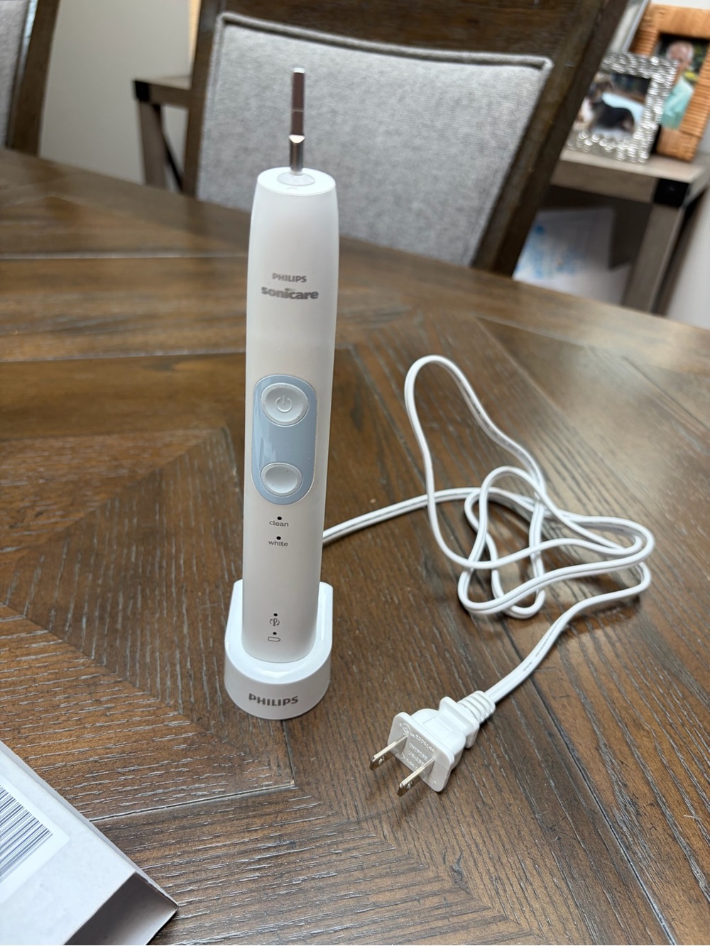 Philips Sonicare HealthyWhite Rechargeable Electric Toothbrush